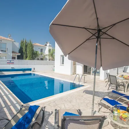 Feriehus Ferienvilla Pv17 Mit Sonnenterrasse Und Pool By Interhome