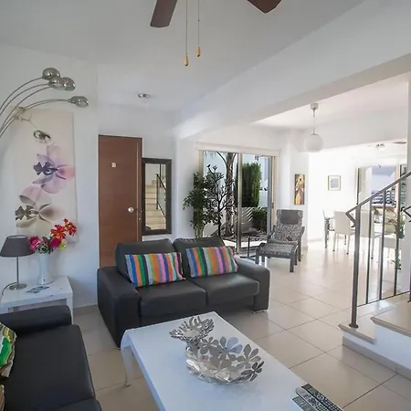 Feriehus Ferienvilla Pv17 Mit Sonnenterrasse Und Pool By Interhome Protaras