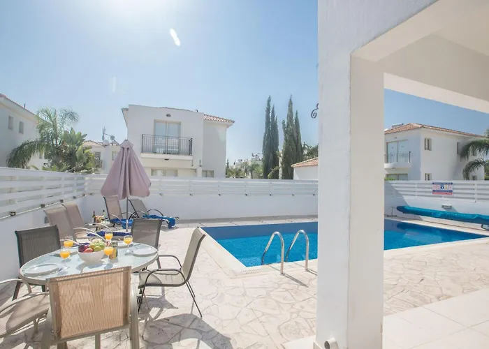 Ferienvilla Pv17 Mit Sonnenterrasse Und Pool By Interhome Feriehus *