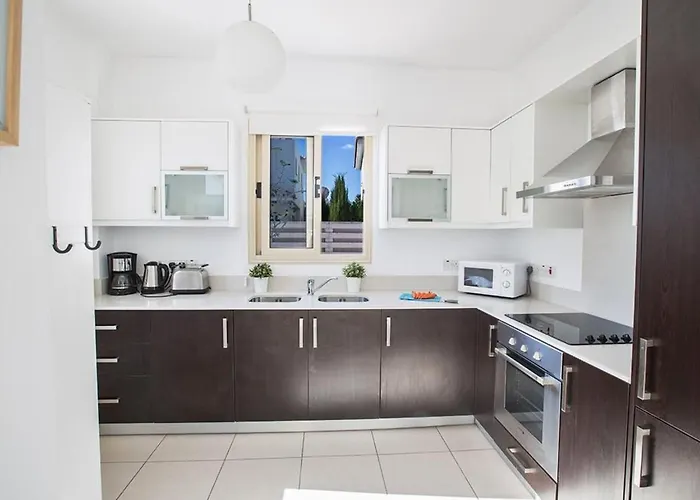 Ferienvilla Pv17 Mit Sonnenterrasse Und Pool By Interhome *