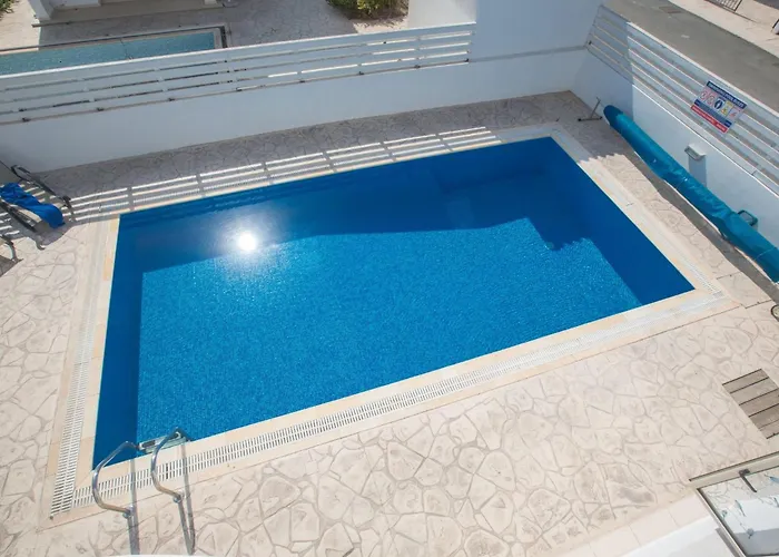 Semesterbostad Ferienvilla Pv17 Mit Sonnenterrasse Und Pool By Interhome Protaras