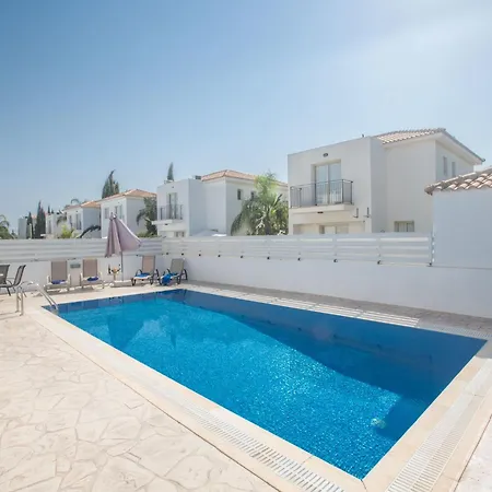 Ferienvilla Pv17 Mit Sonnenterrasse Und Pool By Interhome